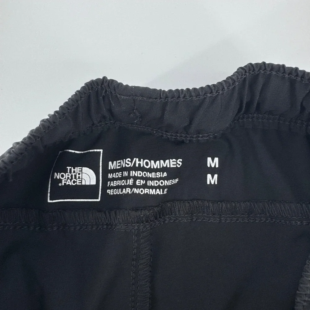 The North Face Mens Black Athletic Shorts Medium Regular Fit Hiking Running Gym